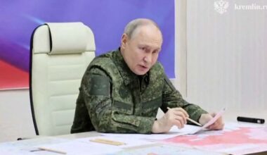 Zelensky refuse de « jouer » avec les trêves de Poutine mais confiant sur Trump