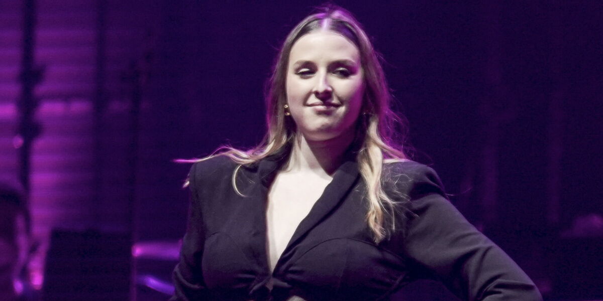 Héléna : en concert à Paris face à Pierre Garnier, elle fait une annonce qui affole les fans !