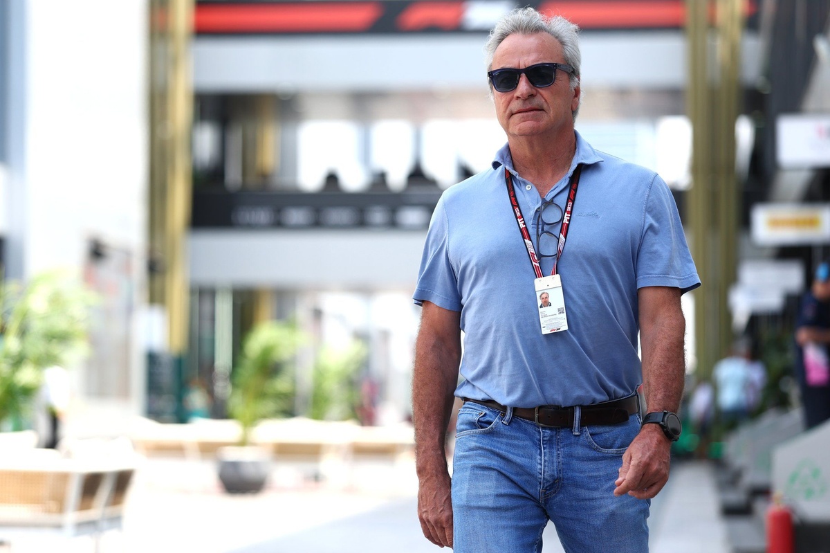 Carlos Sainz envisage d'être candidat à la présidence de la FIA