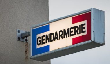 un employé civil de la gendarmerie tente de se suicider dans sa caserne, des militaires le décrochent