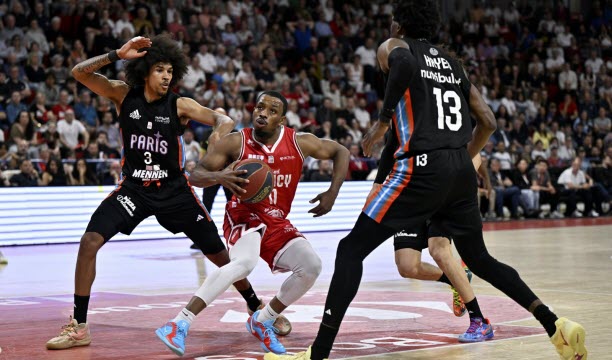 SPORT - CHAMPIONNAT DE FRANCE DE BASKET BALL - BETCLIC ELITE - POULE A - LNB - PRO A - SAISON 2024 - 2025 - 30EME JOURNEE - SASP STADE LORRAIN UNIVERSITE CLUB NANCY BASKET vs PARIS BASKETBALL - SLUC vs PARIS BASKET. Palais des sports Jean Weille, Espace Jean Jacques Eisenbach, Nancy 17 mai 2025.
Tyson WARD - Isaiah WASHINGTON - Kevarrius HAYES.
PHOTO Alexandre MARCHI. 
 Photo Alexandre Marchi