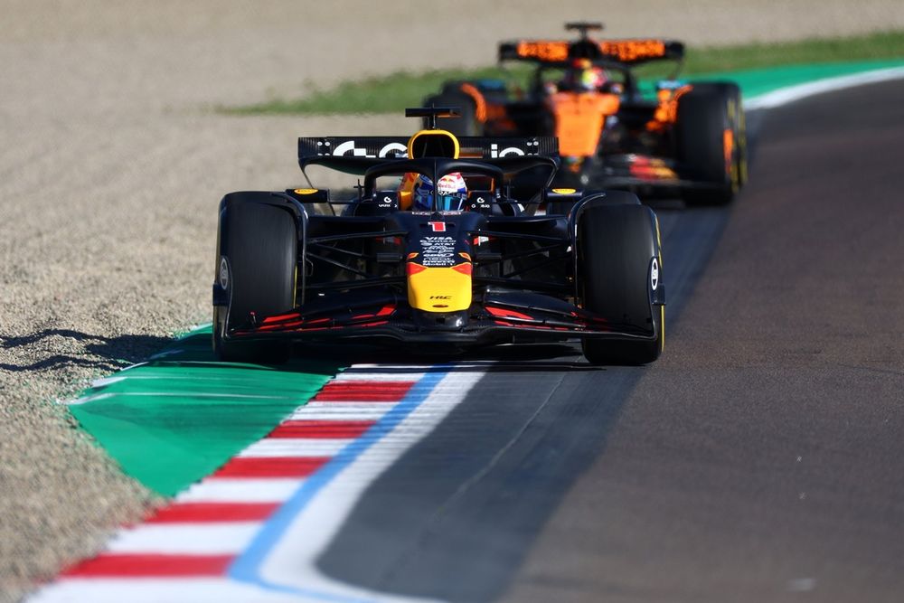 Verstappen pense souffrir en course face aux McLaren.