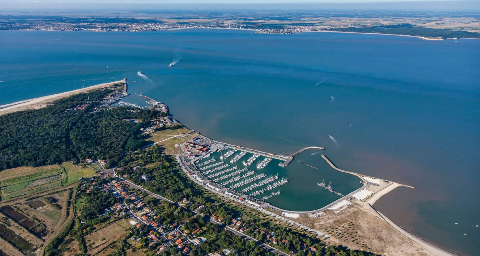 Bordeaux se tient prêt pour la fabrication et le stockage des flotteurs