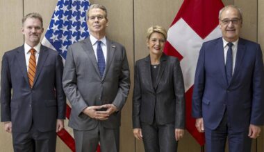Chassée du paradis, la Suisse se retrouve liée à l’Europe