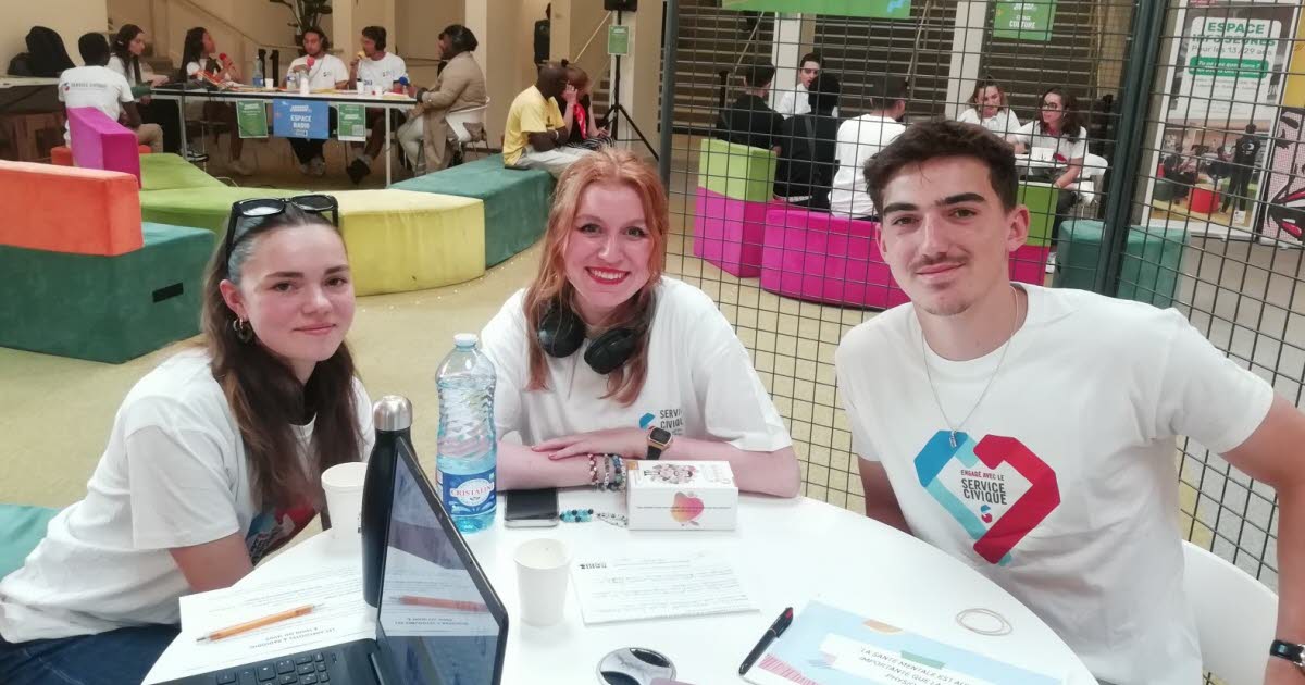 des centaines de jeunes se sont renseignés