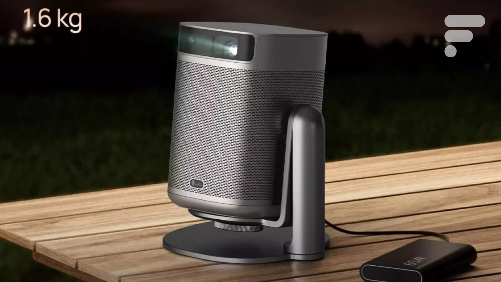 Amazon fait une offre généreuse sur ce vidéoprojecteur Full HD livré avec son support multi-angle