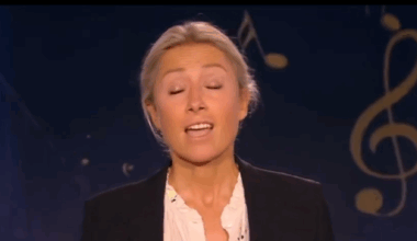 Anne-Sophie Lapix régale les téléspectateurs de France 2 avec un JT de 20h en chanson