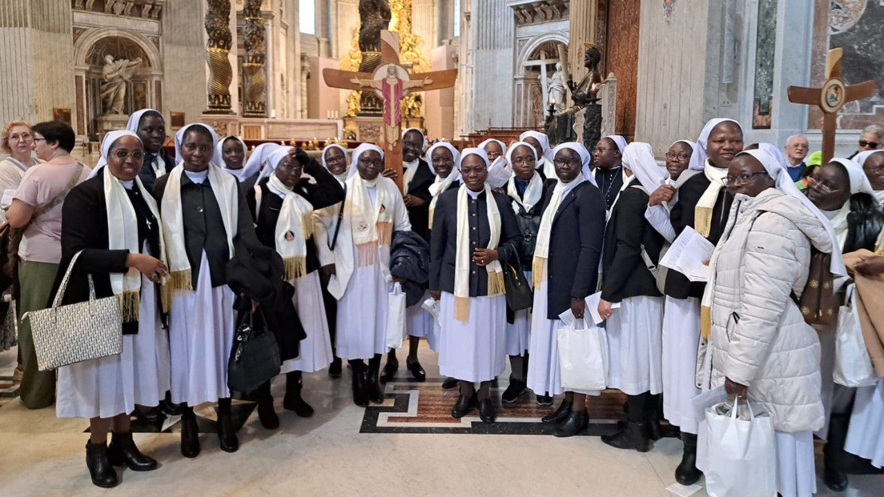 D’une Église locale à une autre: les Filles du Saint-Cœur de Marie en mission en France