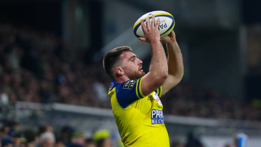 Top 14 - Les compositions de Clermont - Stade français : Étienne Fourcade titulaire, Samuel Ezeala préféré à Lester Etien