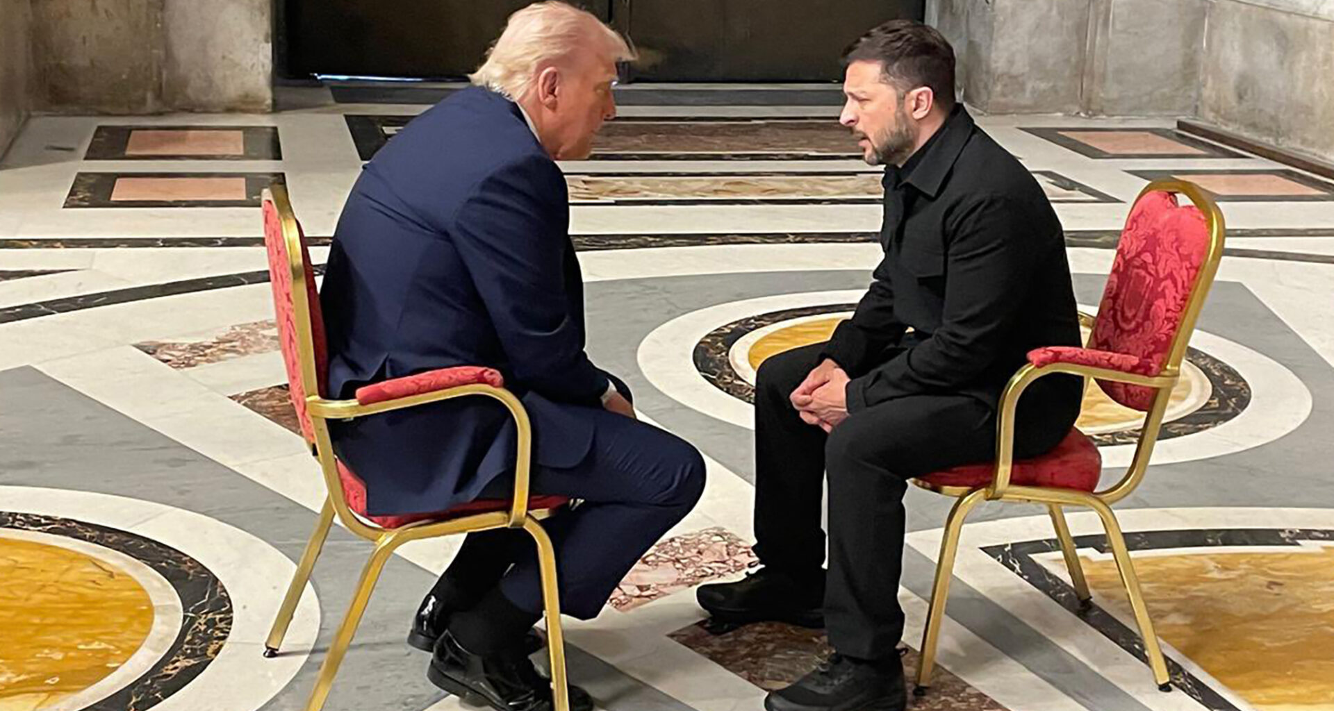 Trump voit les choses "un peu différemment", selon Zelensky, depuis leur rencontre au Vatican