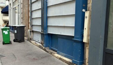 "On ne reconnaissait même pas son visage", raconte sur RTL le pharmacien qui a porté secours à la victime