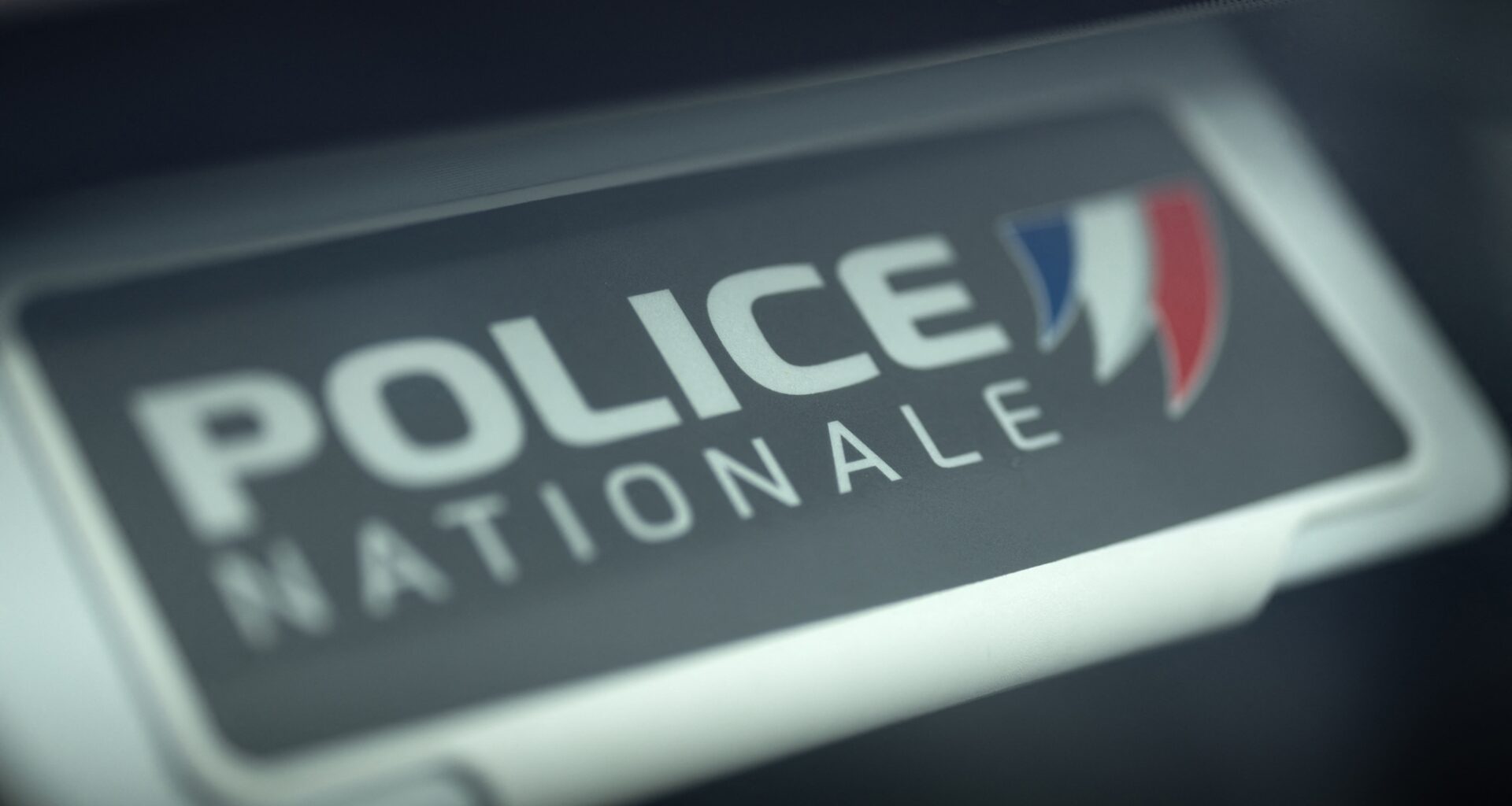 l'évêque alsacien, interpellé lors d'un vaste coup de filet lundi, s'est défenestré