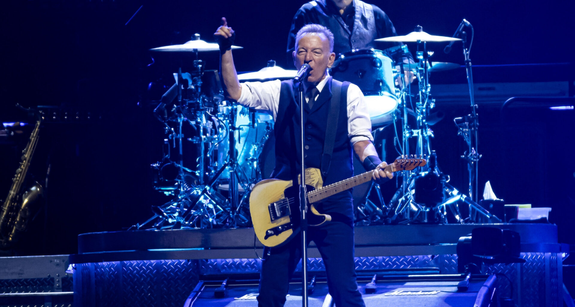 Bruce Springsteen défie Donald Trump lors d'un concert électrisant au Stade Pierre-Mauroy, près de Lille