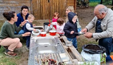 près de Rouen, les enfants de la crèche s'éclatent dans la nature