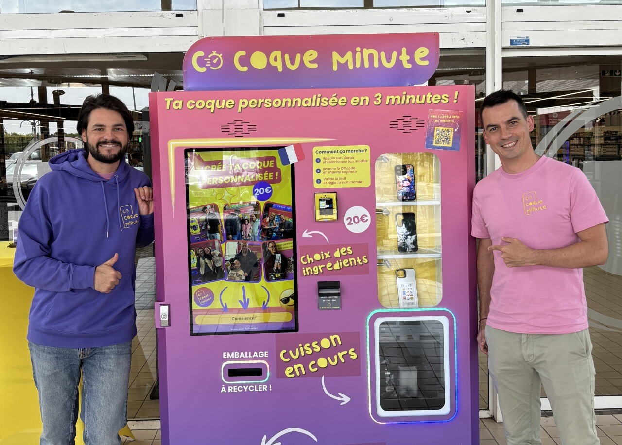 leur machine fabrique des coques personnalisées de smartphones en trois minutes