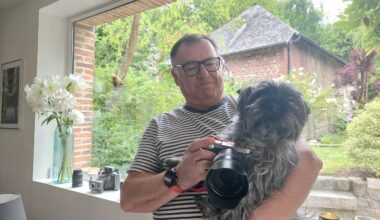 Un photographe original et son chien se font remarquer sur les réseaux sociaux en Seine-Maritime
