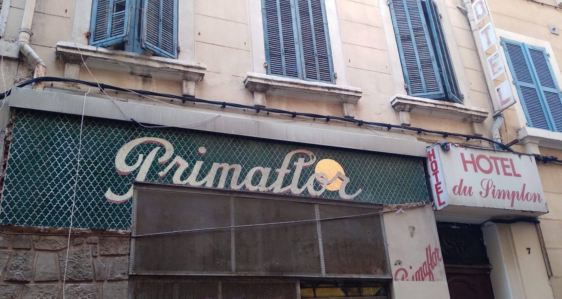 À Marseille, les victimes des marchands de sommeil luttent pour être régularisées