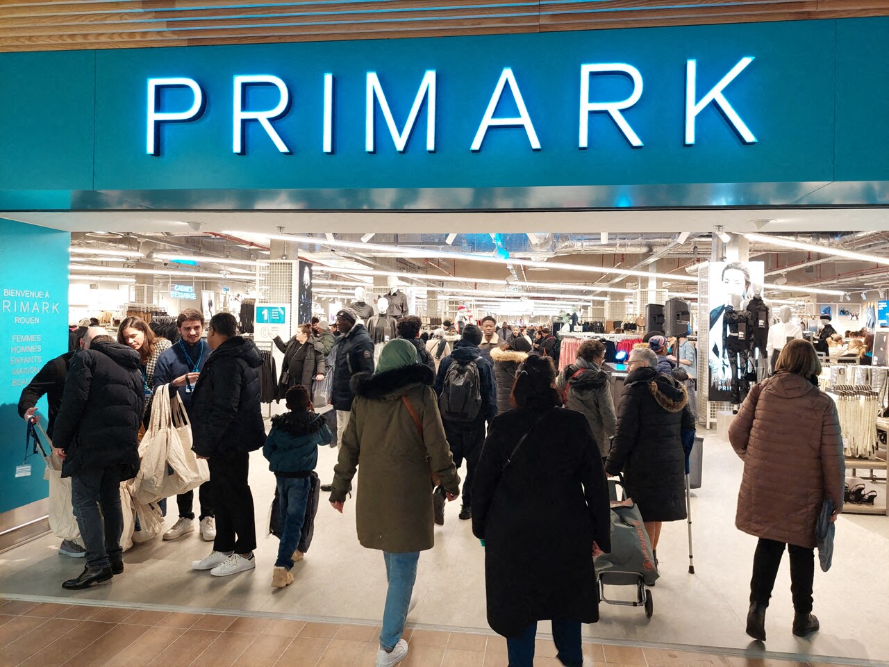 Primark épinglée par la préfecture pour le manque d'informations sur la qualité de ses produits