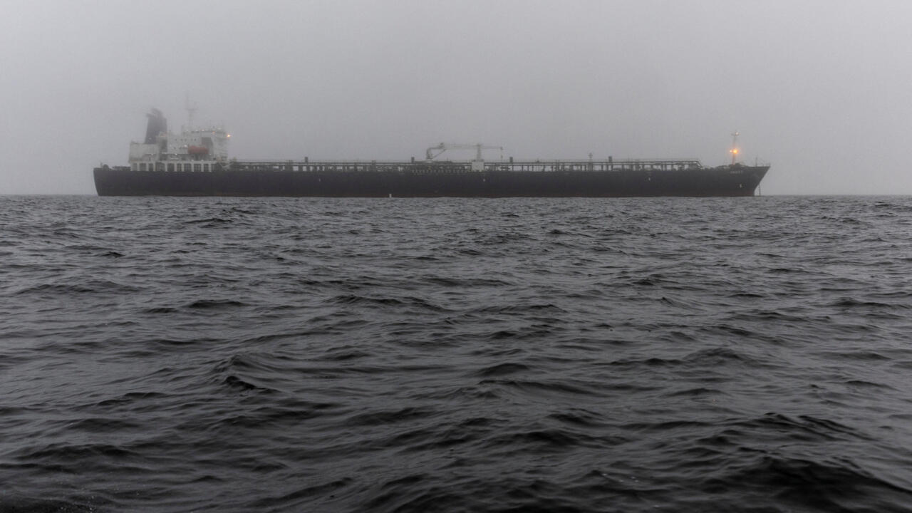 L'UE s'attaque aux flux de pétrole russe de plus en plus obscurs