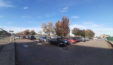 Complètement saturé dès le début de journée, ce vaste parking de Toulouse va être agrandi