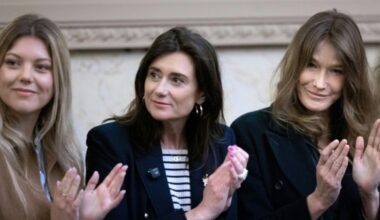 Inceste: Carla Bruni apporte son soutien aux mères aux prises avec la justice : Actualités