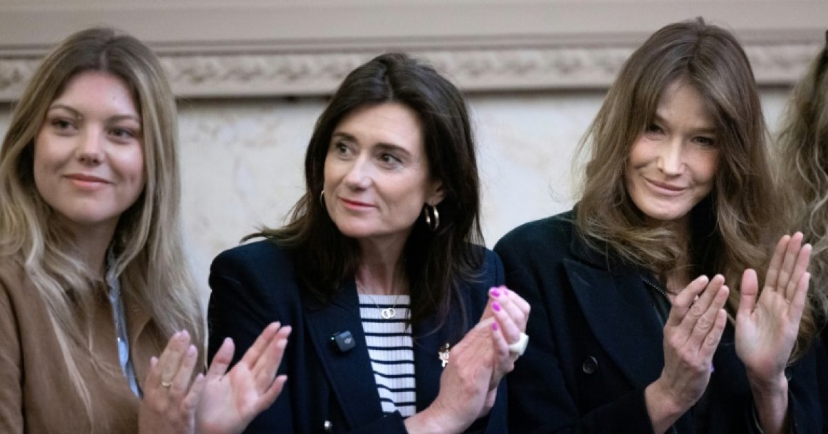 Inceste: Carla Bruni apporte son soutien aux mères aux prises avec la justice : Actualités