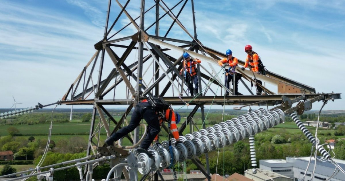 Transition énergétique: embauche électriciens de haut vol pour recâbler le Royaume-Uni : Actualités