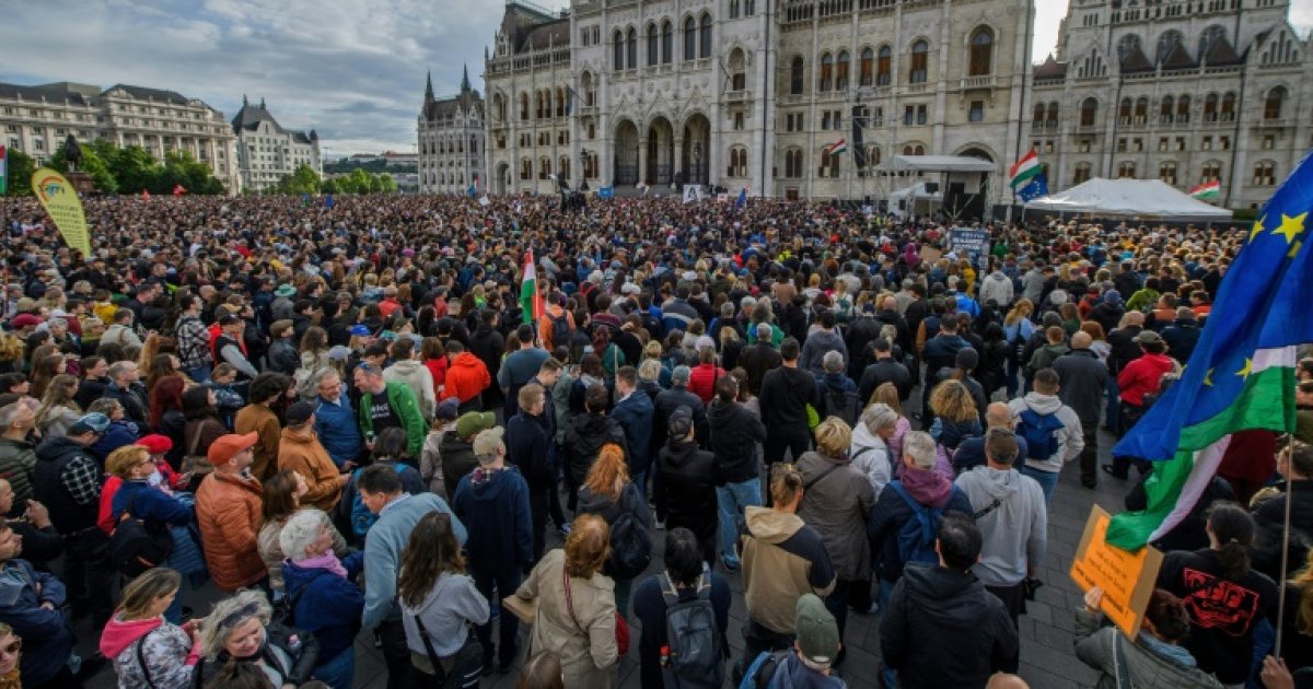 Hongrie : manifestation massive contre une loi ciblant ONG et médias indépendants : Actualités