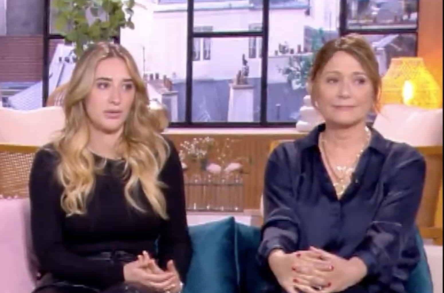 "C’est faux" : chez Faustine Bollaert, Carla Ghebali, la fille de Daniela Lumbroso rétablit une vérité sur sa mère