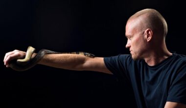 En s’injectant du venin de serpent depuis 18 ans, cet homme fait avancer la science