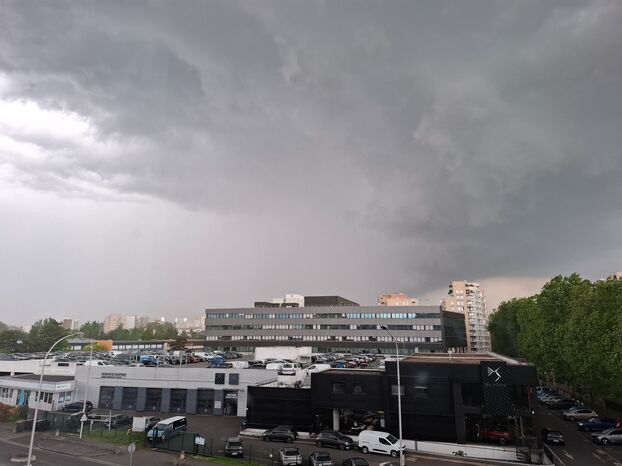 Voici l'un des nuages responsables des violents orages qui ont touché une partie de l'Île-de-France. LP/Marine Legrand
