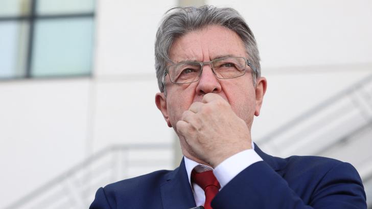 Jean-Luc Mélenchon est mis en cause dans un livre des journalistes Charlotte Belaïch et Olivier Pérou.
