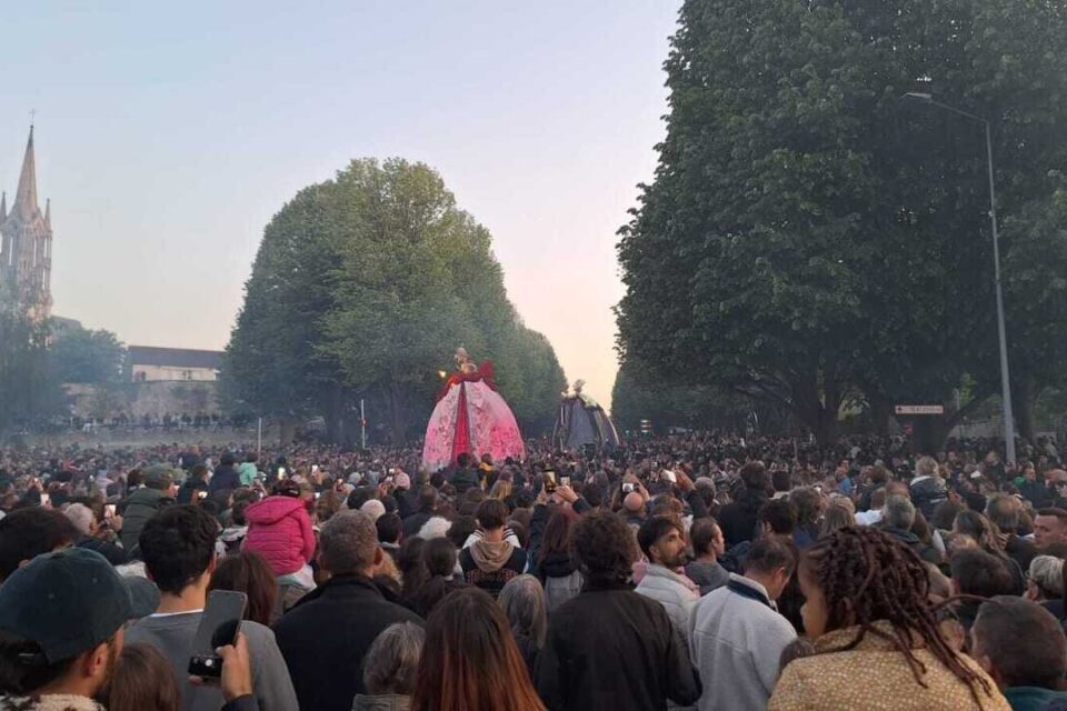 Plus de 100 000 personnes sont attendues dans les rues de Caen ce soir.