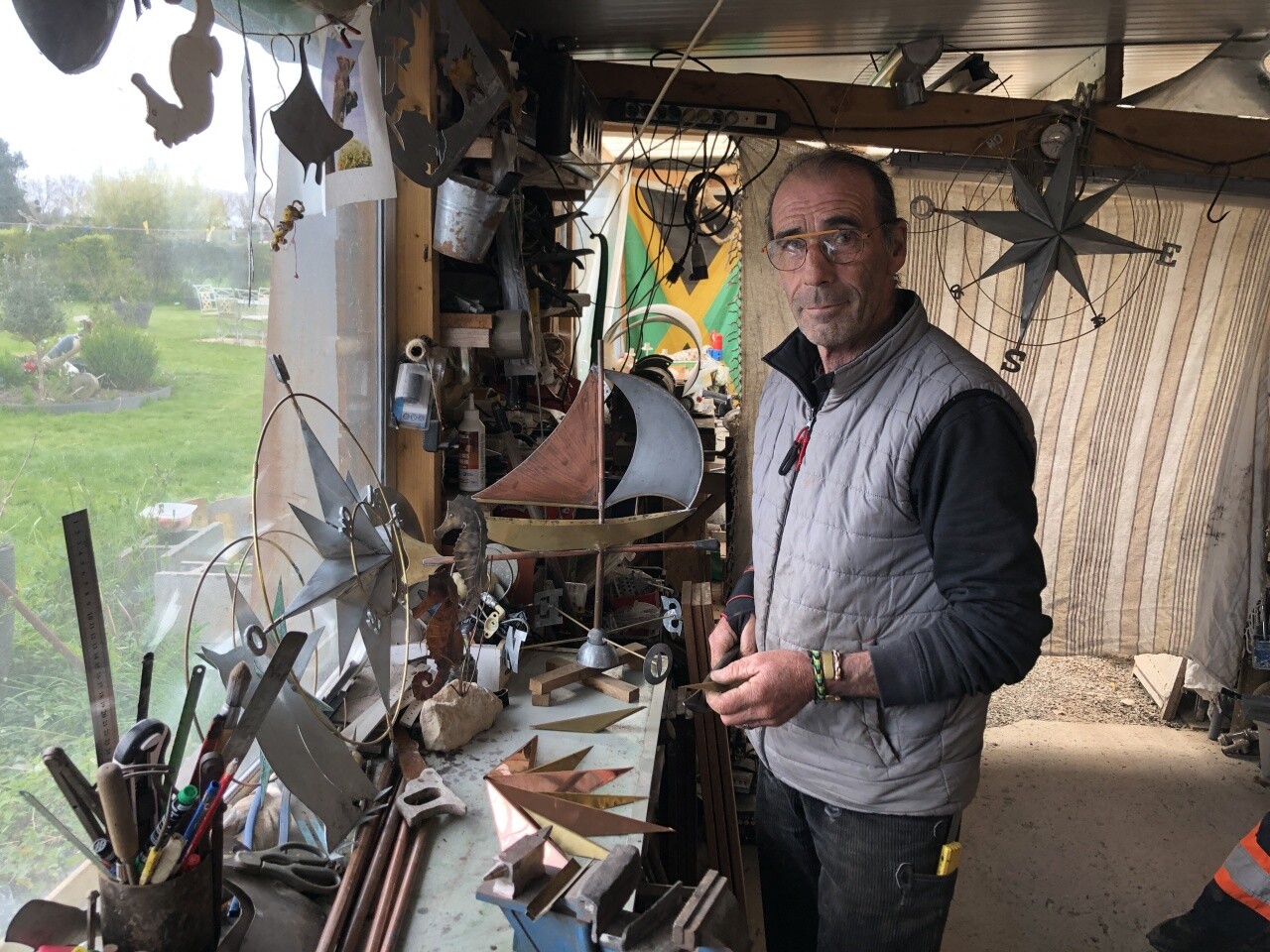De couvreur à sculpteur sur métal, Franck réalise des créations insolites près de Bayeux