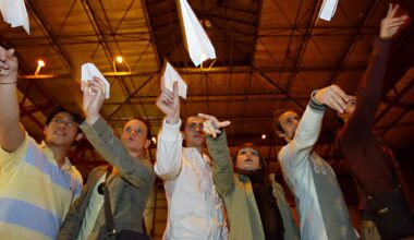 Près de Bordeaux, des compétiteurs vont s’affronter aux championnats du monde de lancer d’avions en papier