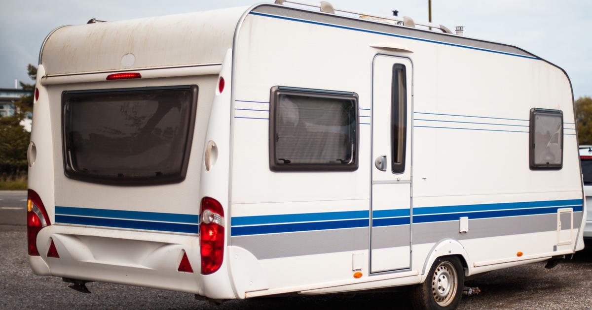 le difficile déplacement des caravanes installées sur une zone industrielle près de Nantes