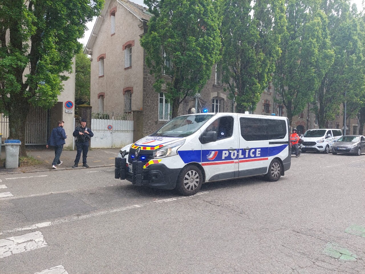 un homme de 26 ans fonce droit dans un arbre