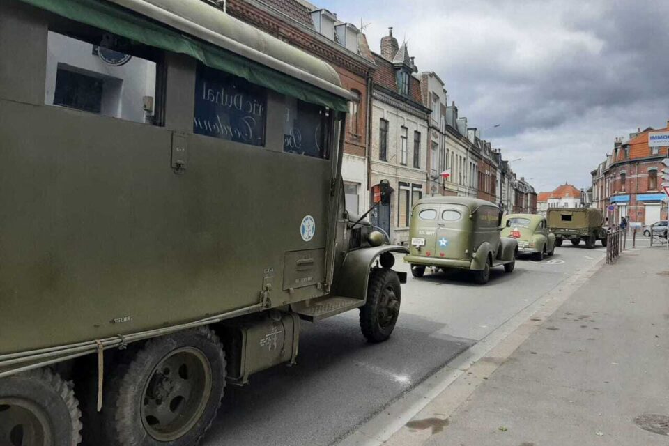 Le défilé militaire a traversé La Madeleine, 4e et dernière commune devant être traversée par le cortège.