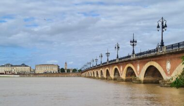 À Bordeaux, un homme disparaît dans la Garonne en tentant de fuir la police