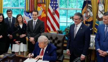 Trump signe des décrets pour une «renaissance» à marche forcée du nucléaire civil