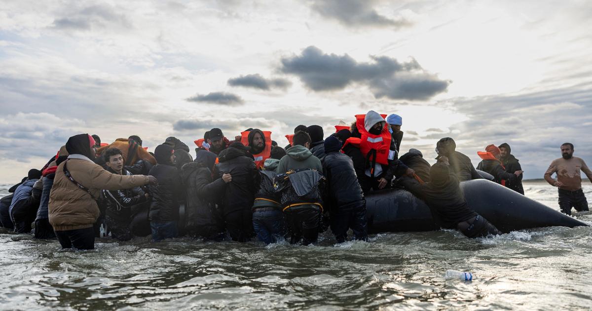 une embarcation de migrants chavire dans un port des Canaries, au moins six morts