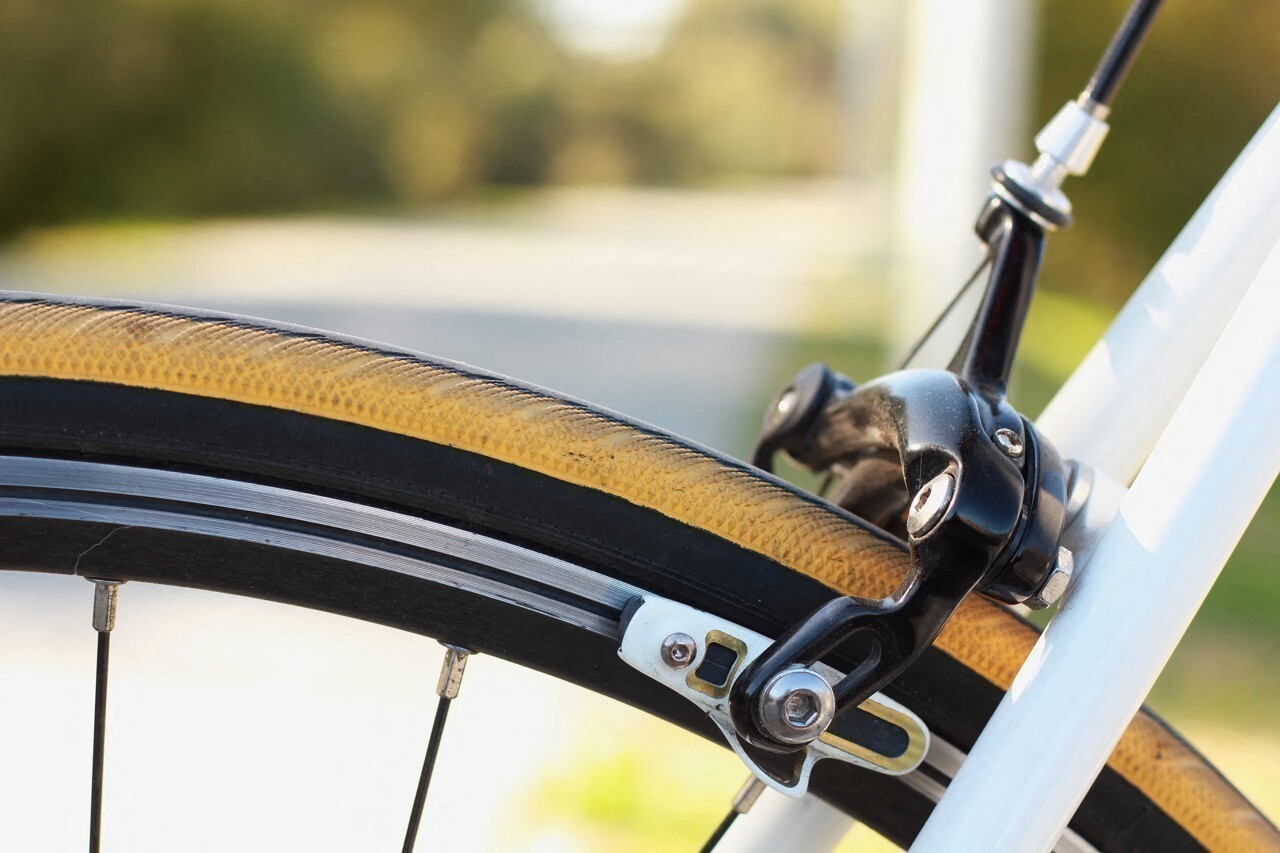 Après une violente chute à vélo, il attaque la Métropole de Rouen pour mauvais entretien de la route