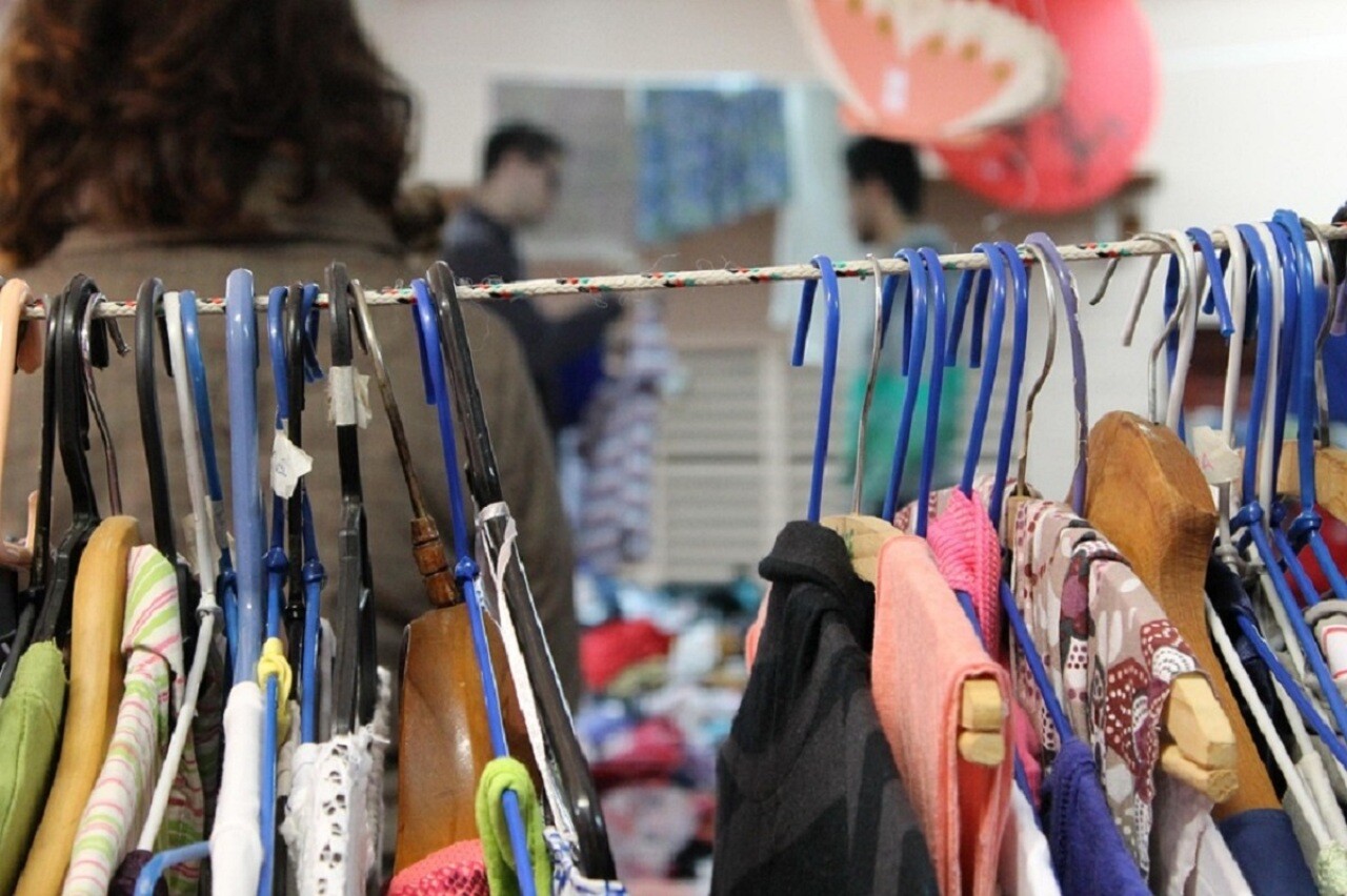 une énorme vente de vêtements de marque vintage et outlet à petits prix ce week-end !