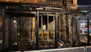 ravagé par un violent incendie, ce restaurant au pied de la tour Montparnasse renaît de ses cendres
