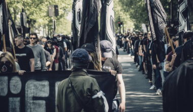 Le défilé néofasciste du «C9M» prévu ce samedi à Paris interdit par la préfecture de police – Libération