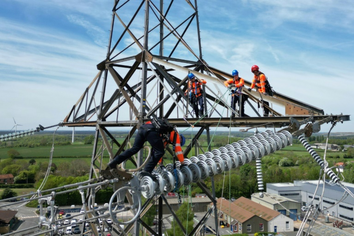 Transition énergétique: embauche électriciens de haut vol pour recâbler le Royaume-Uni - 21/05/2025 à 11:05