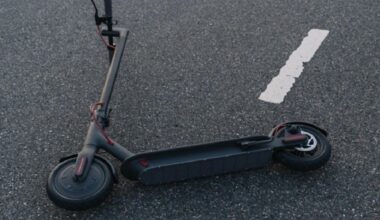 Grenoble. Grave accident entre une voiture et une trottinette, un homme entre la vie et la mort