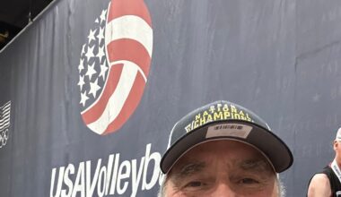 Un Québécois réalise un rêve à 70 ans en participant au plus gros tournoi de volleyball en Amérique du Nord
