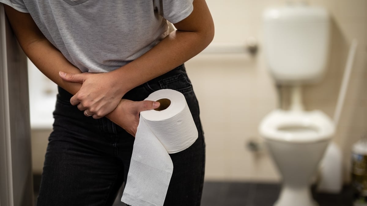 5 erreurs courantes aux toilettes qui nuisent à votre santé, selon les spécialistes