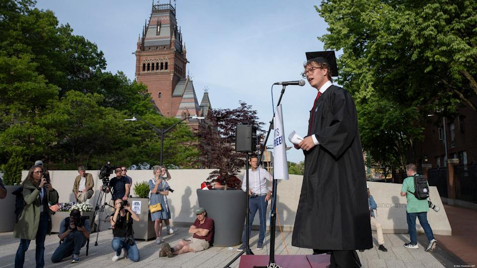 L'université de Harvard a décidé de ne pas se plier aux demandes de l'administration américaine et de porter plainte devant la justice<span class="copyright">Rick Friedman/AFP</span>